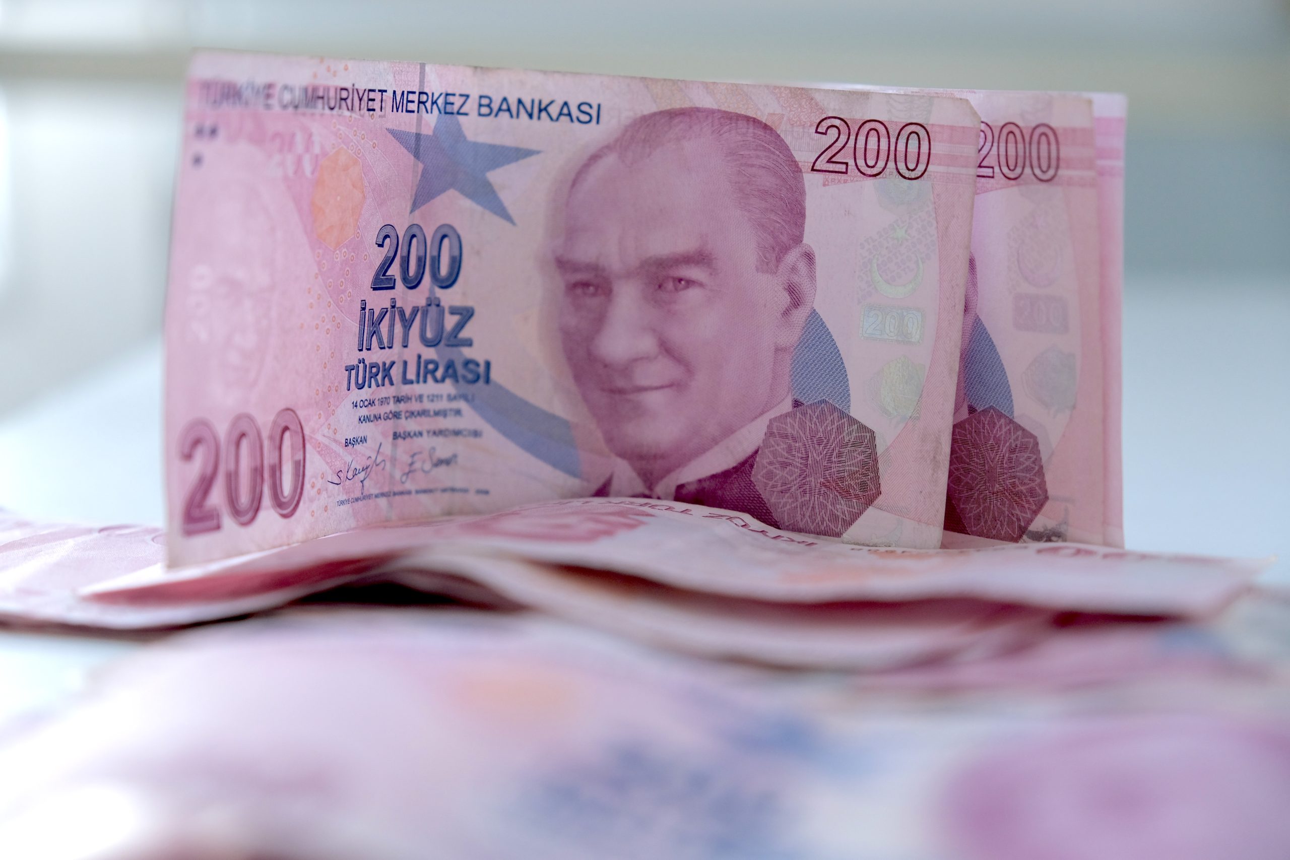 Milyonlarca memur için flaş adım: Maaş promosyonları Rekabet Kurulu’nda