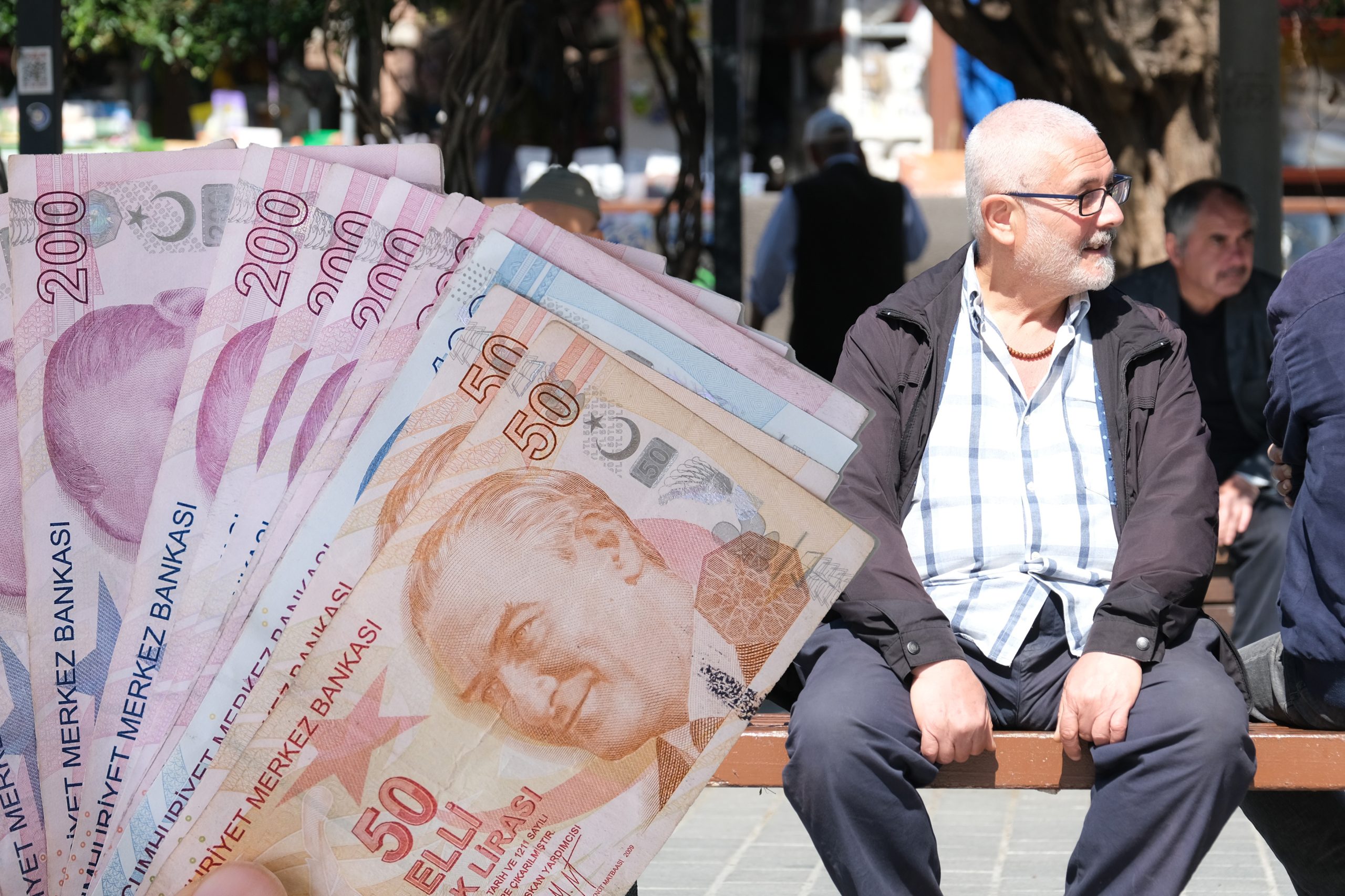 Elektrik su doğalgaz telefon faturası olan emekliler! 1.500 TL ek ödeme açıklandı