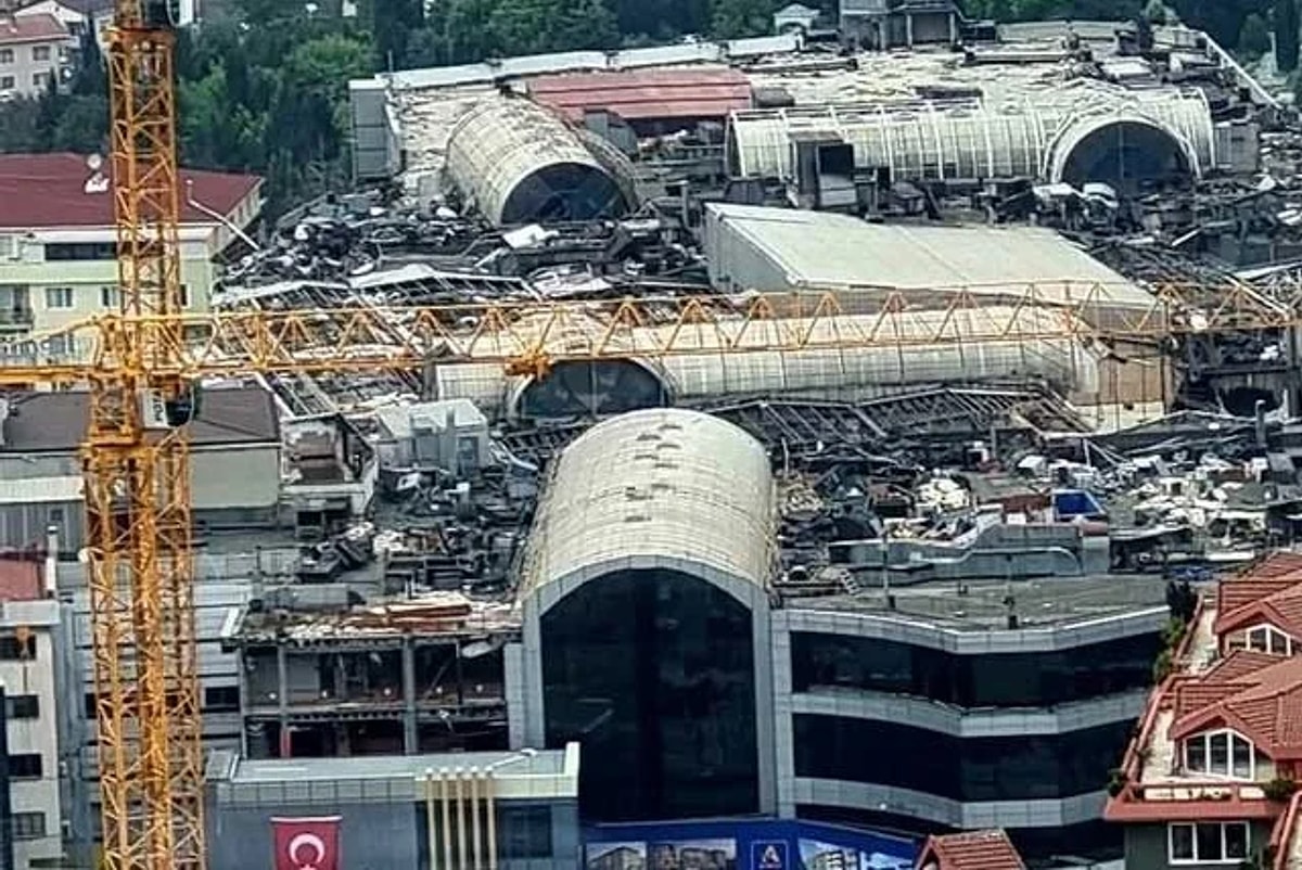 İstanbul’un en bilinen AVM’si yıkıldı! Yerine bakın ne yapılacak!