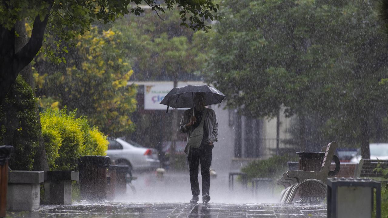 Meteoroloji uyardı: O bölgelere kuvvetli geliyor!